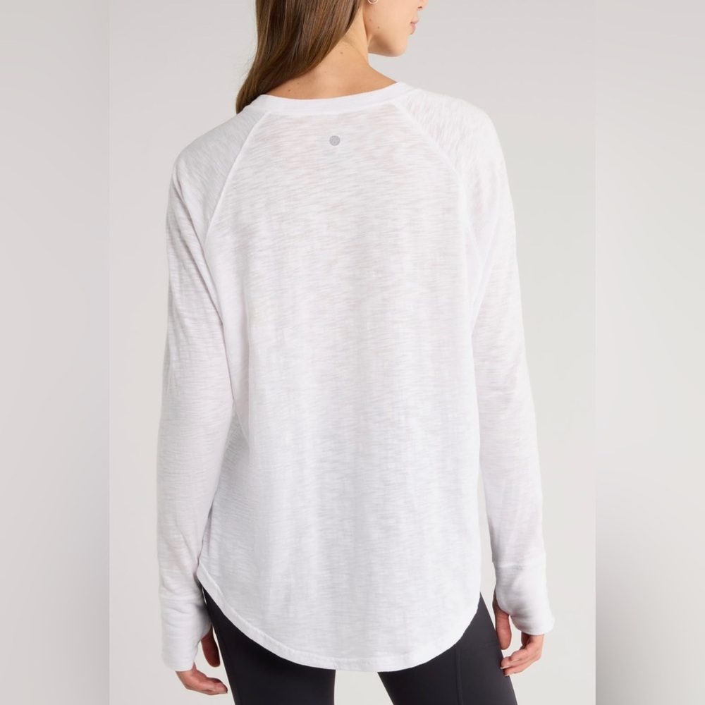 Zella - White Crew Neck long sleeve T-shirt with thumb hole cuffs. - Picture 3 of 9